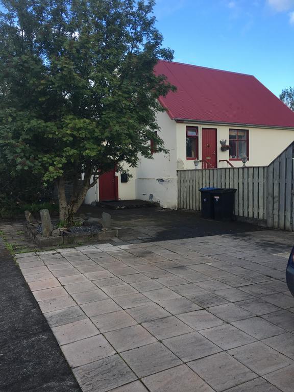 Guesthouse Arnarhvoll Hvolsvollur Exterior photo